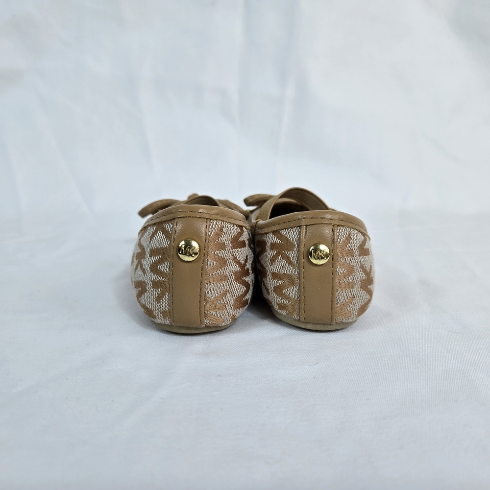 Michael Kors Toddler Girl Tan Fatima Signature‎ Print Logo Charms Ballet Flats 5 - Picture 4 of 9